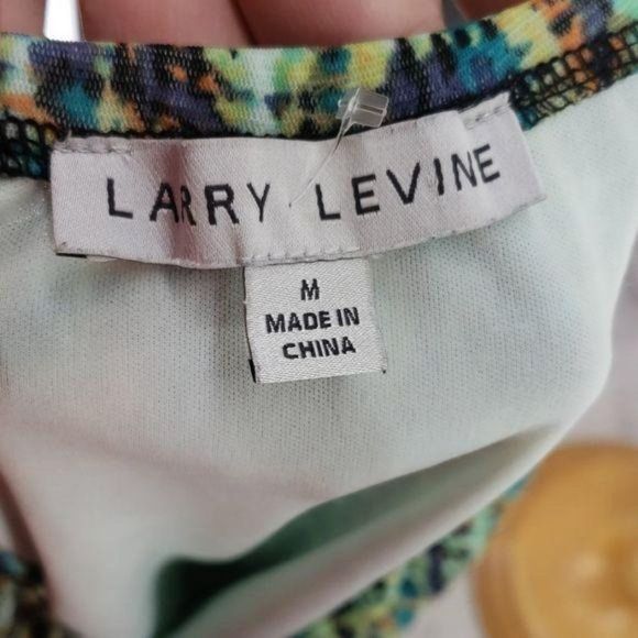 Larry Levine Green Multi Colored‎ Medium Scoop Neck Blouse - Picture 2 of 8